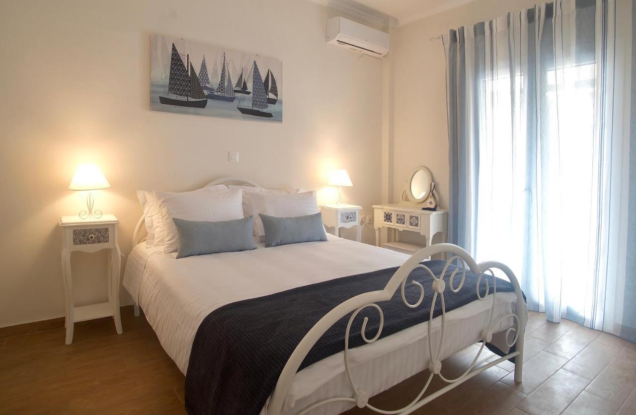 The Bluehouse - Spacious Top Floor Flat With Parking, By Mon Repos Beach Corfu  Buitenkant foto