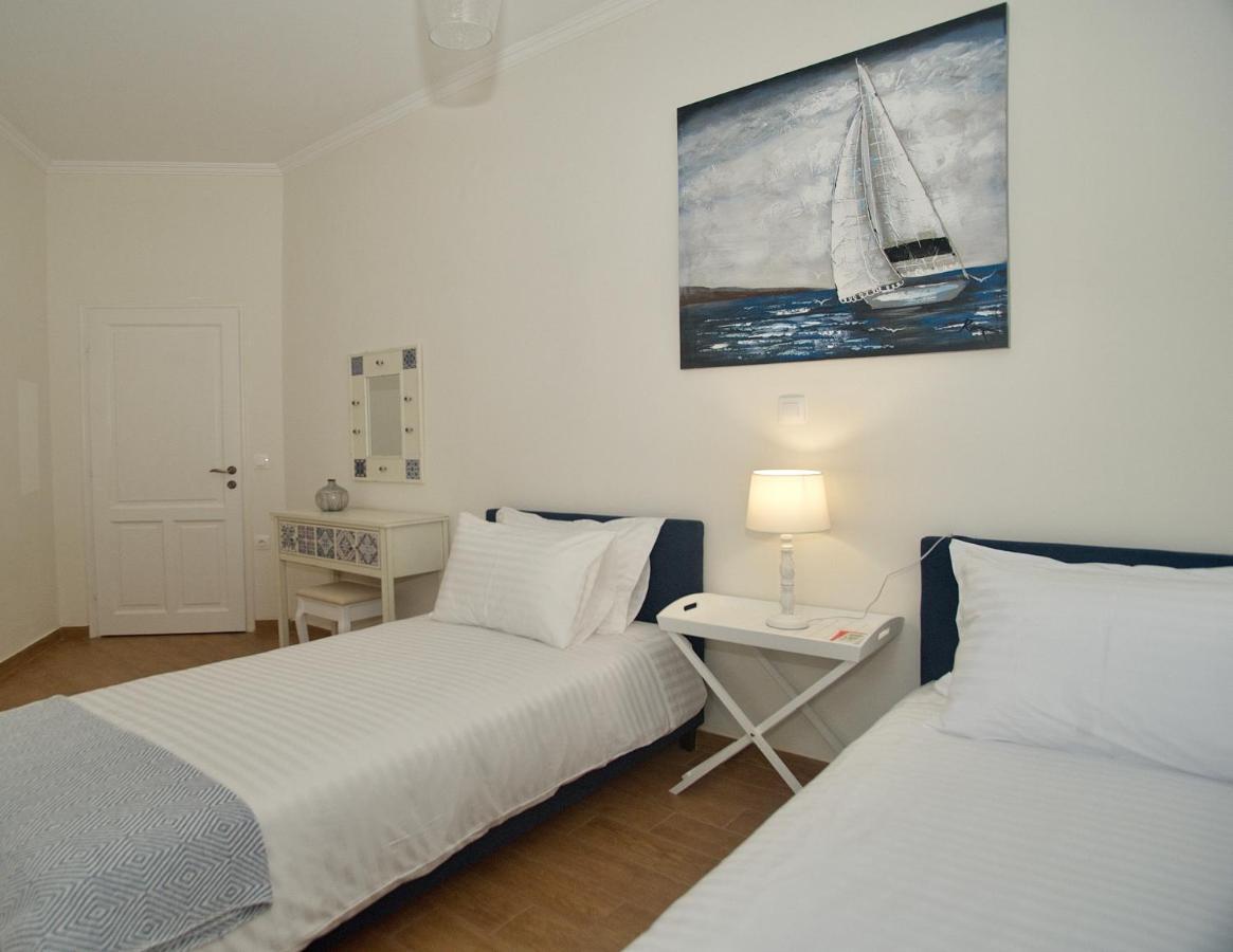 The Bluehouse - Spacious Top Floor Flat With Parking, By Mon Repos Beach Corfu  Buitenkant foto