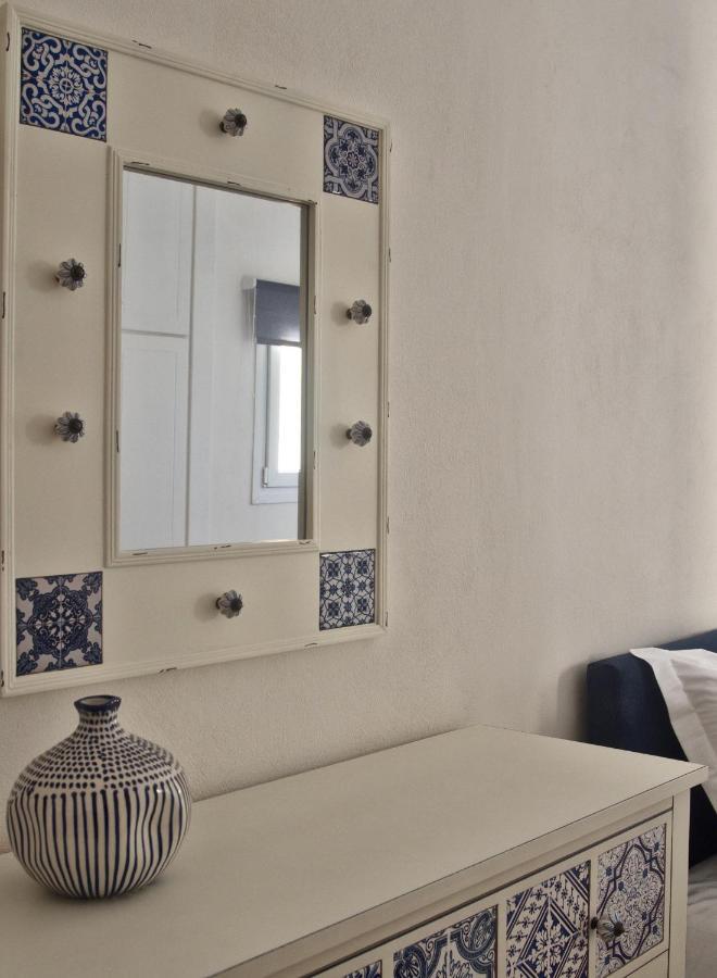 The Bluehouse - Spacious Top Floor Flat With Parking, By Mon Repos Beach Corfu  Buitenkant foto