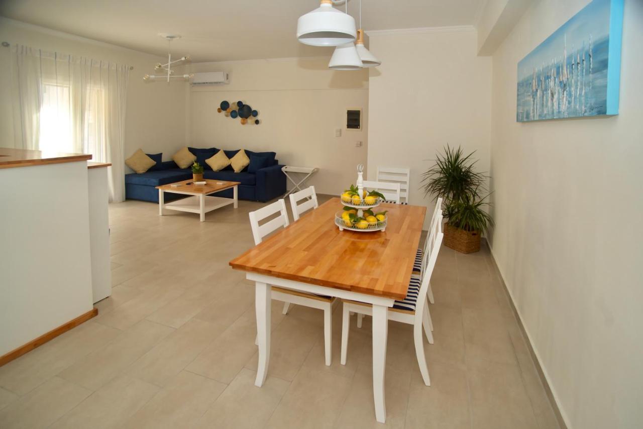 The Bluehouse - Spacious Top Floor Flat With Parking, By Mon Repos Beach Corfu  Buitenkant foto