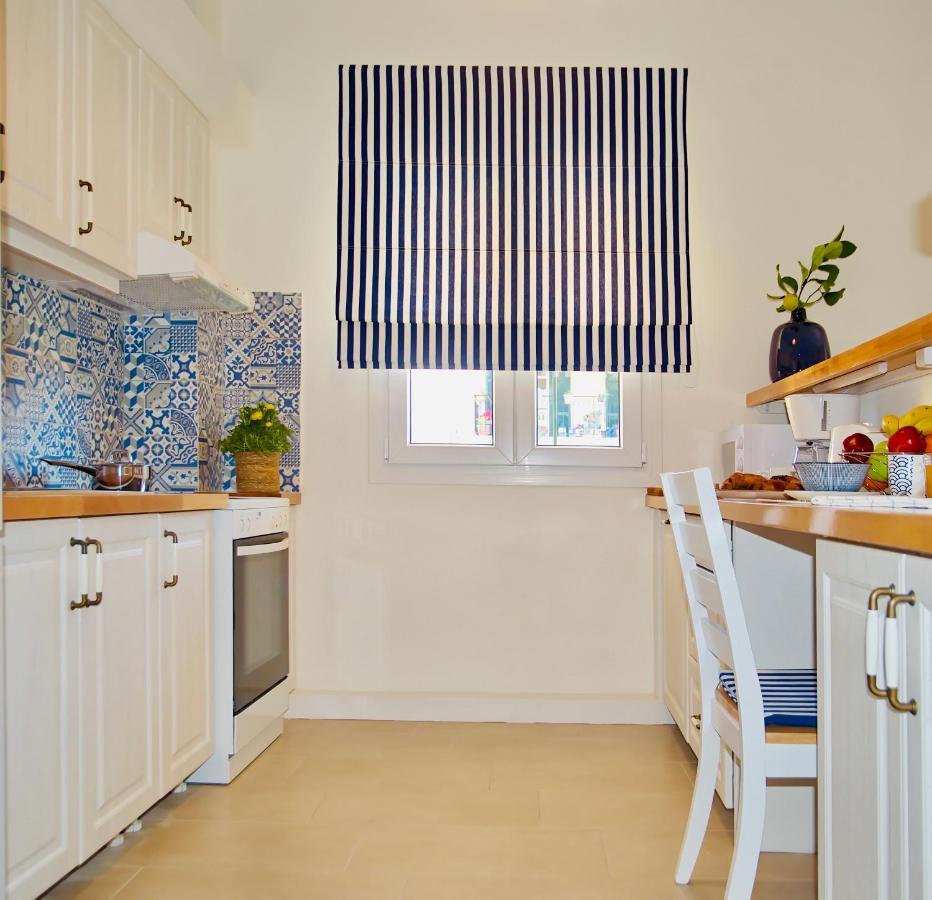 The Bluehouse - Spacious Top Floor Flat With Parking, By Mon Repos Beach Corfu  Buitenkant foto