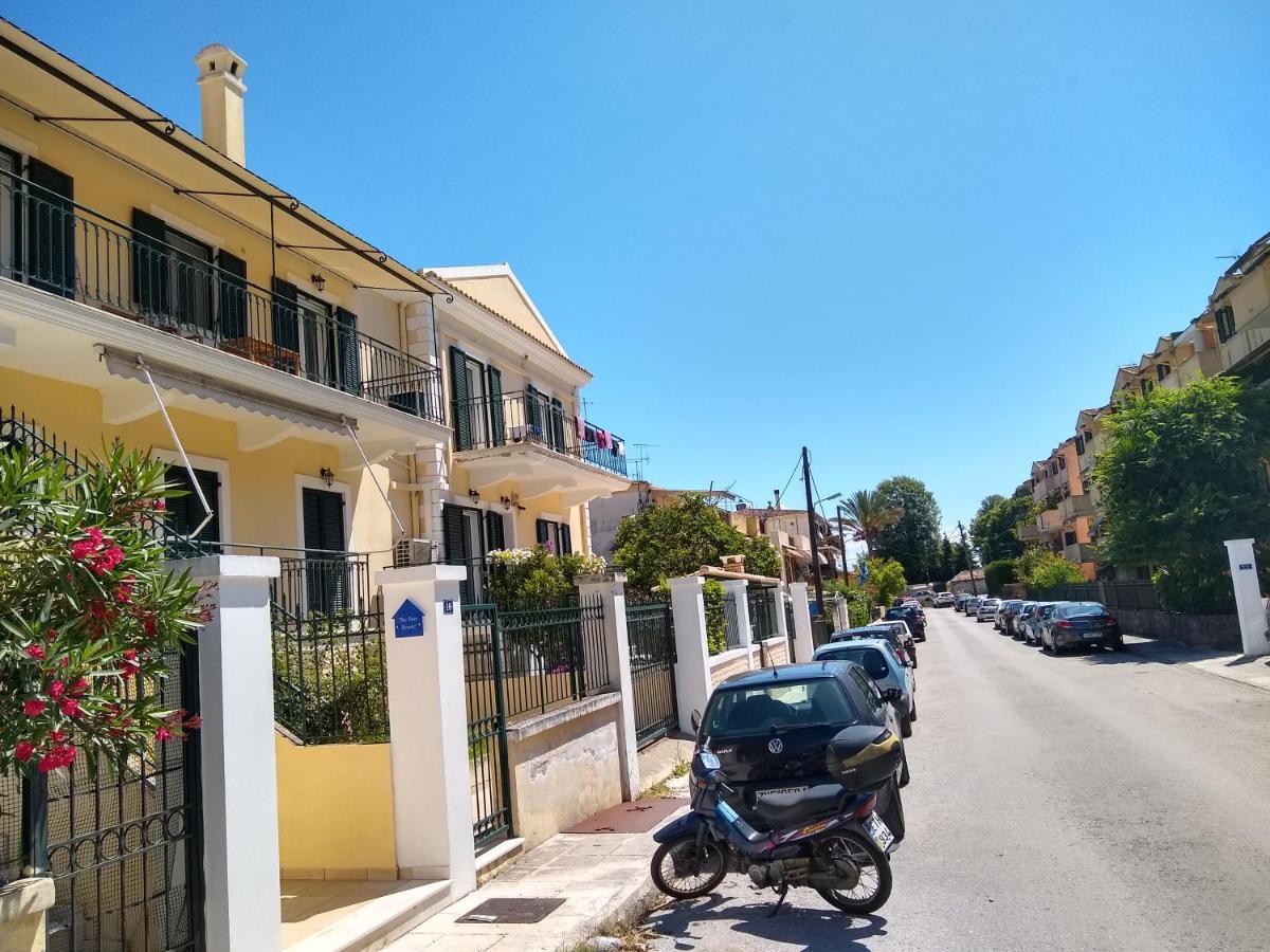 The Bluehouse - Spacious Top Floor Flat With Parking, By Mon Repos Beach Corfu  Buitenkant foto